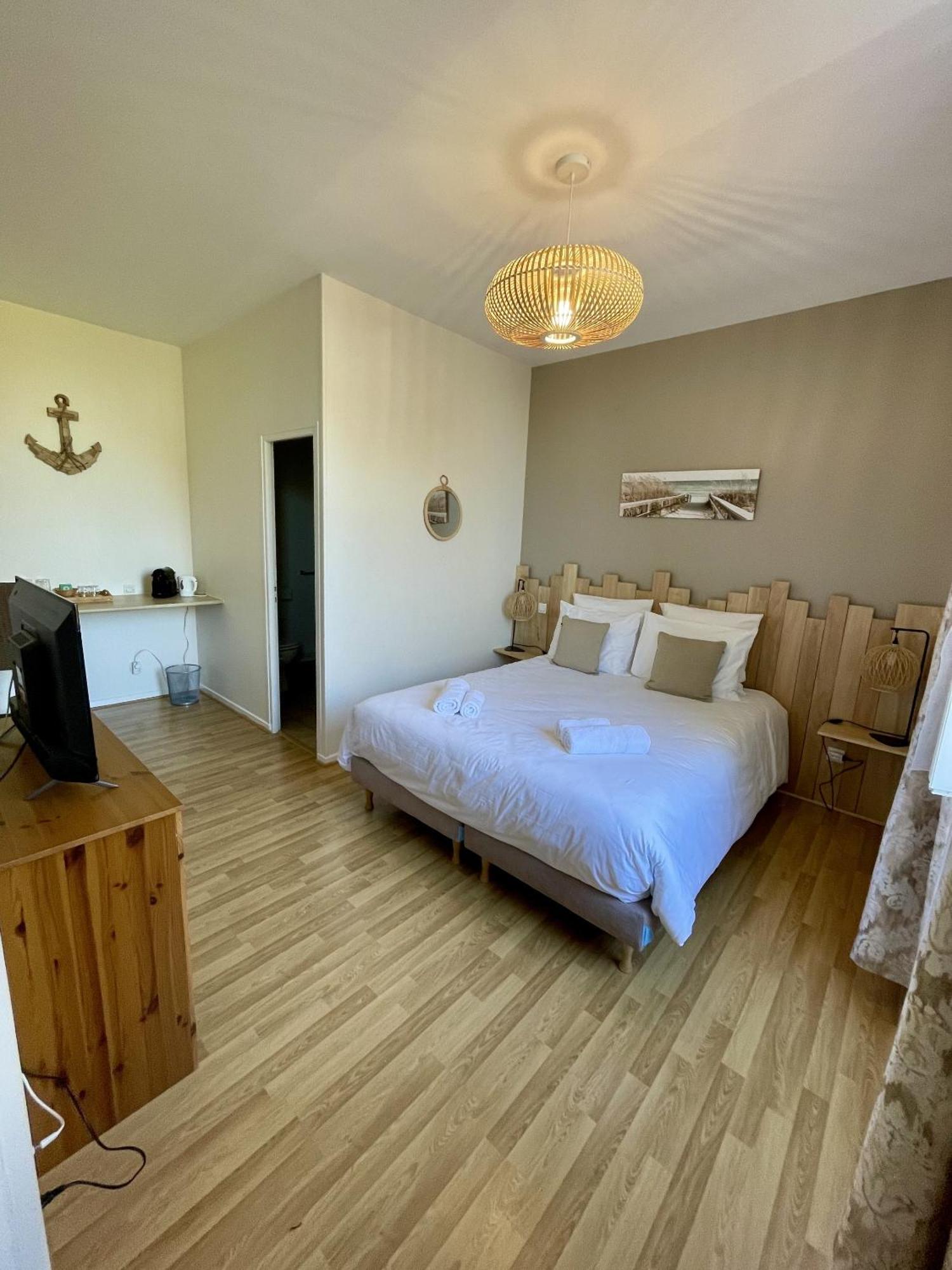 Les Trois Cedres Hotel Saint-Ouen-d'Aunis Room photo